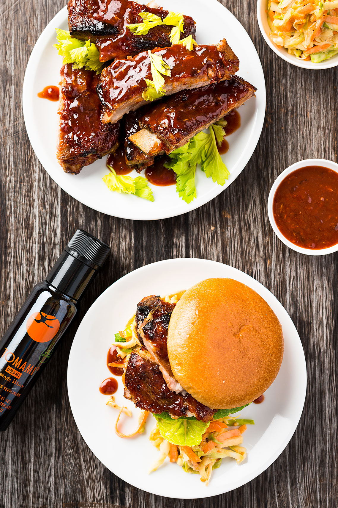 TOMAMI-Spareribs, -BBQ Sauce und -Coleslaw